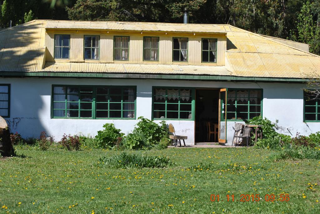 Готель Hosteria De La Patagonia Чіле-Чіко Екстер'єр фото