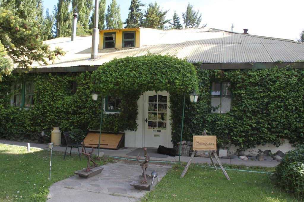 Готель Hosteria De La Patagonia Чіле-Чіко Екстер'єр фото